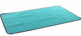 Vairākkārt lietojams uzsūcošs paklājs suņiem Flamingo TRAINING PAD, 68.5 cm x 115 cm zaļa krās.