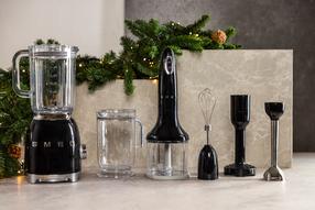 Kokteiļu blenderis Smeg BLF03BLEU, melna krās.