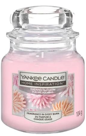 Svece, aromātiskā Yankee Candle Home Inspiration Sugared Blossom, 20 - 30 h, 104 g, gaiši rozā krās.