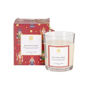 Svece, aromātiskā Nutcracker, 28 h, 350 g, (krāsa/dizains tiek izvēlēts nejauši)