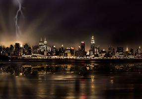 Fototapetas Artgeist Storm In New York City LNEW010560SAM, 140 cm x 140 cm