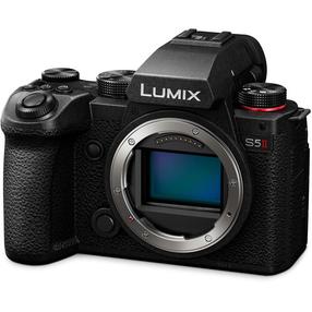 Bezspoguļa kamera Panasonic DC-S5 II, melna krās.