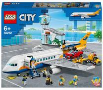 Konstruktorius LEGO® City Keleivinis lėktuvas 60262
