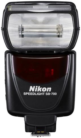 Вспышка Nikon SB-700, 71 мм x 104.5 мм x 126 мм