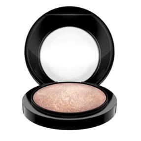 Izgaismotājs MAC Mineralize SkinFinish, gold deposit krās., 10 g