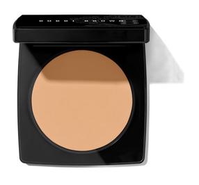 Kompaktinė pudra Bobbi Brown Sheer Finish Pressed, tamsiai smėlinė sp., warm natural, 9 g