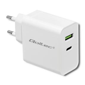 Зарядное устройство для телефона Qoltec, USB/USB Type-C, белый цв., 42 Вт