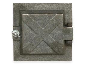 Uks Metnetus, 15 cm x 2.5 cm x 14.5 cm