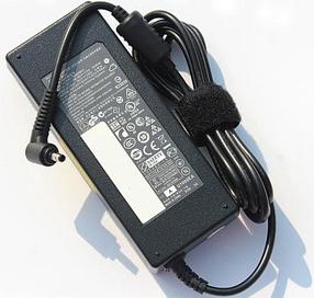 Nešiojamo kompiuterio įkroviklis Extra Digital DE90G4017, 90 W, 220 V