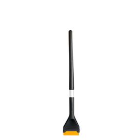 Ledus skrāpis Fiskars Plus, 63.3 cm, Melna krās.