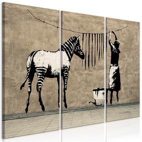 Reprodukcija Artgeist Banksy: Washing Zebra on Concrete HK8787, 60 cm x 40 cm