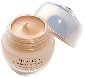 Šķidrā grima bāze Shiseido Future Solution LX, SPF 15, n3, 30 ml