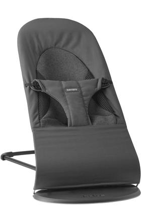 Mazuļu šūpuļkrēsls BabyBjorn Balance Soft Woven, tumši pelēka krās.