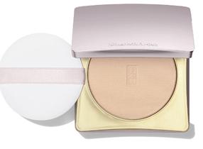 Kompaktne pulber Elizabeth Arden Skincaring, light v., 10 g