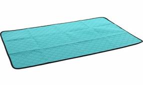 Daugkartinė palutė šunims Flamingo TRAINING PAD, 64.5 cm x 101 cm žalia sp.