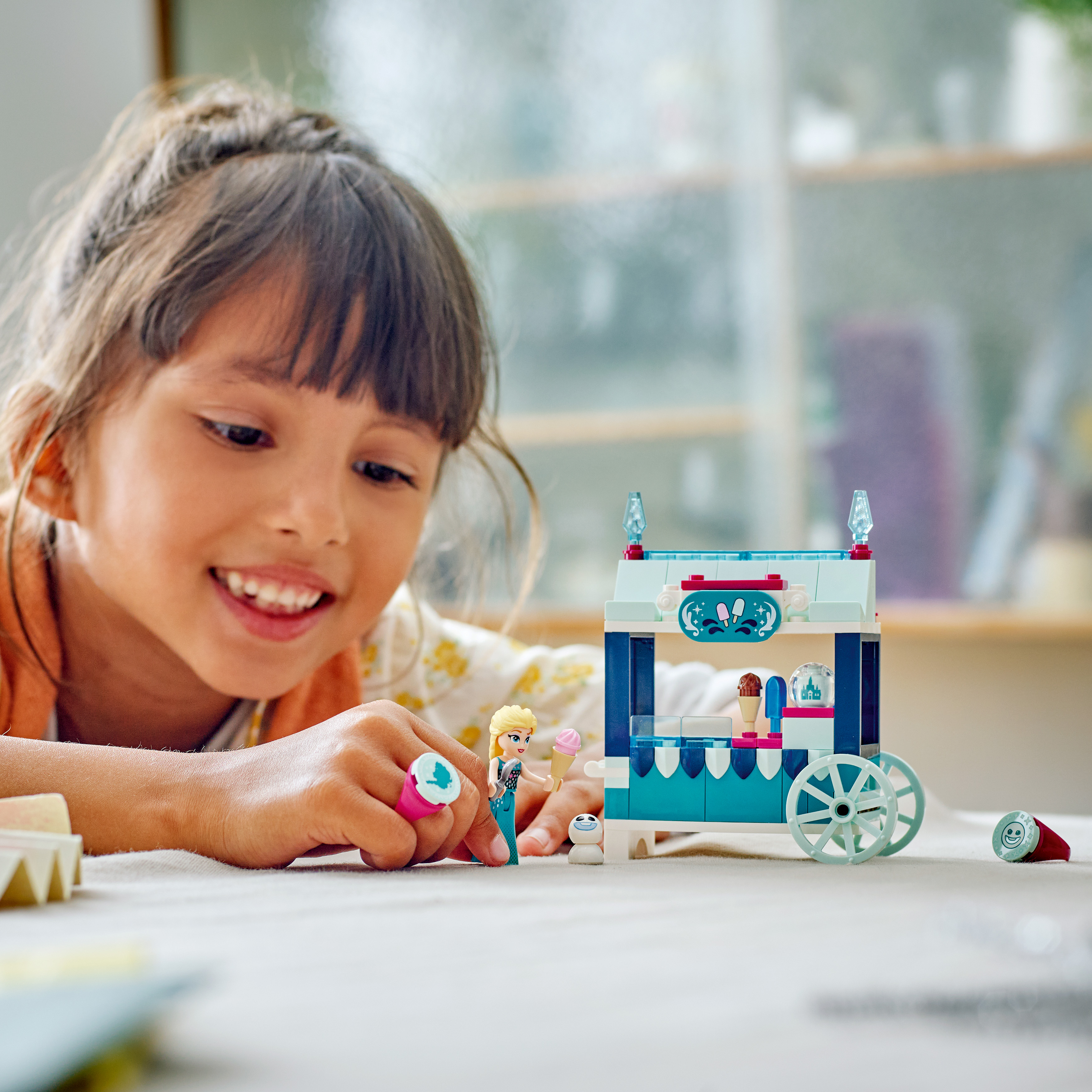 MYSWさま Konstruktorius LEGO® ǀ Disney Elzos „Ledo šalies“ vaišės