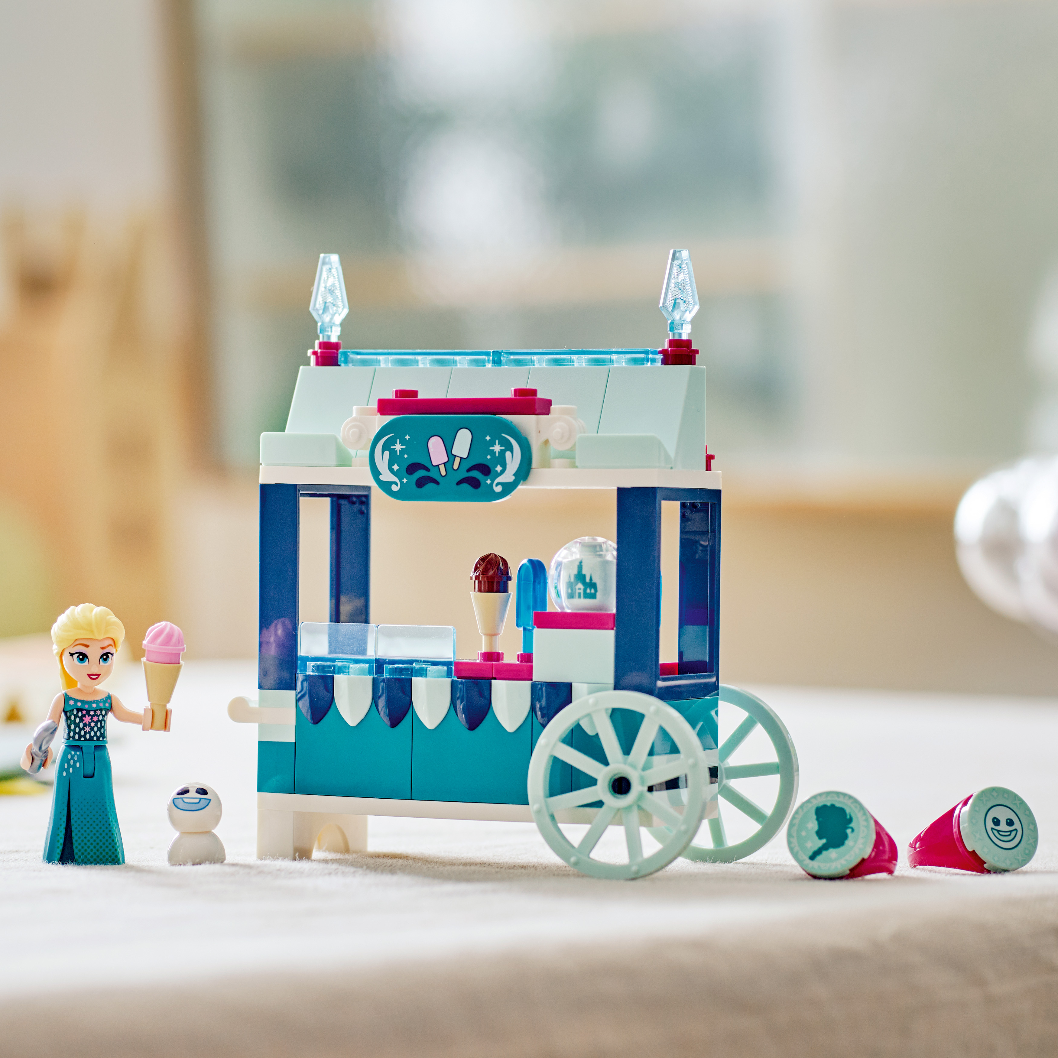 MYSWさま Konstruktorius LEGO® ǀ Disney Elzos „Ledo šalies“ vaišės