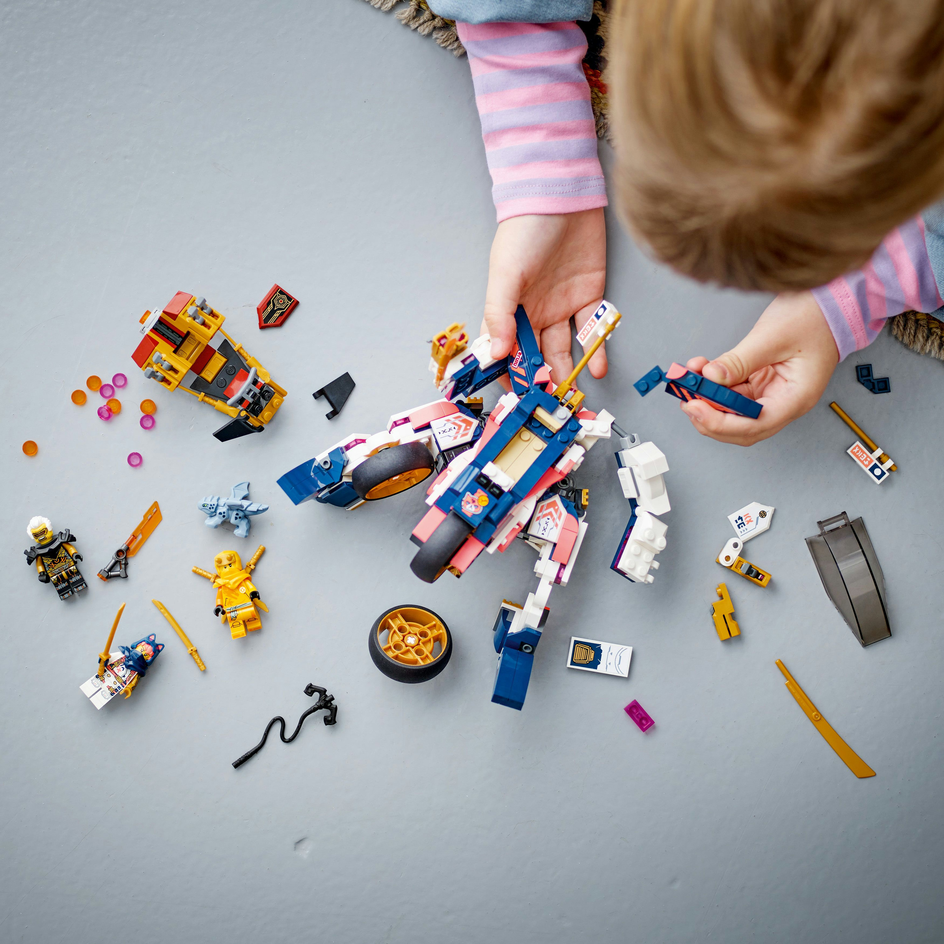 Konstruktorius LEGO® NINJAGO® Sora robotas-lenktyninis motociklas