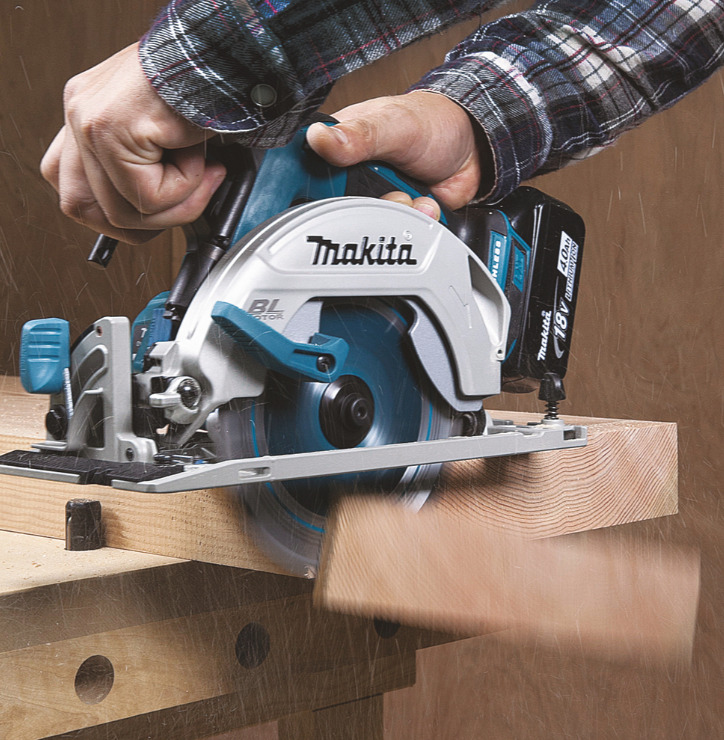 Akumuliatorinis diskinis pjūklas Makita DHS680Z, 18 V - Senukai.lt