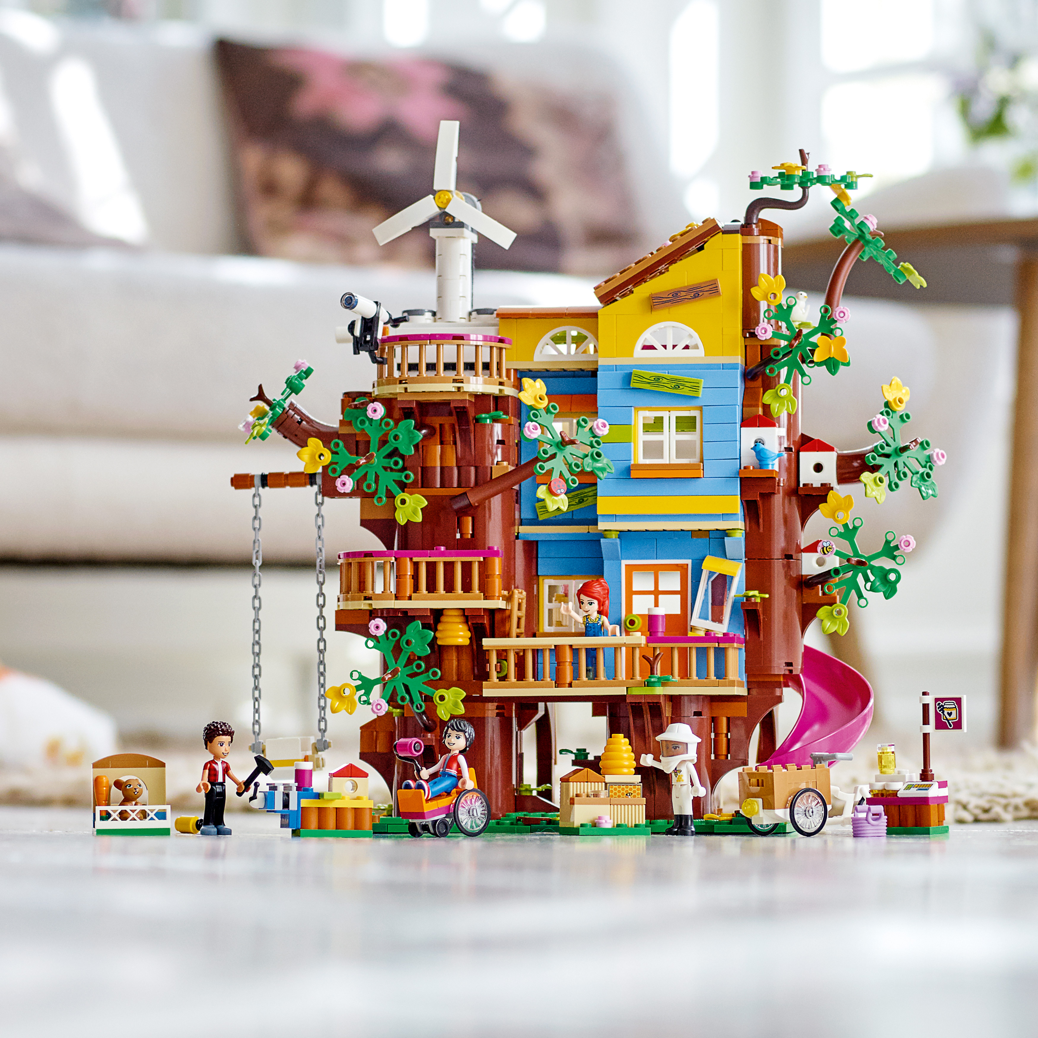 Konstruktorius LEGO® Friends Draugystės namelio medyje 41703, 1114