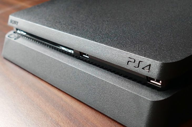 Playstation neli.