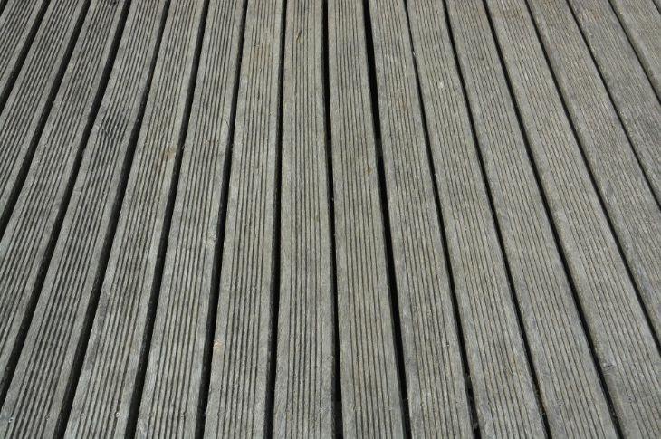 Paigaldatud terrassilauad.