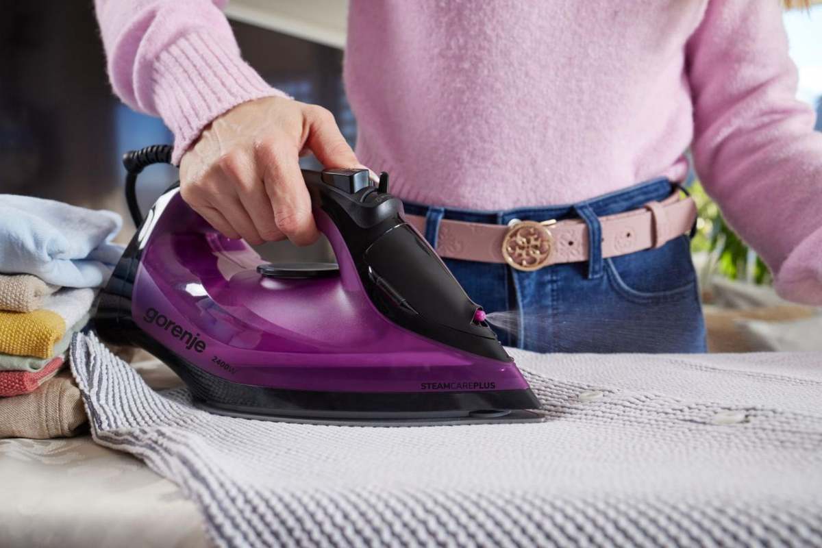 Gludeklis Gorenje SIK2400BKV, melna krās./violeta krās.