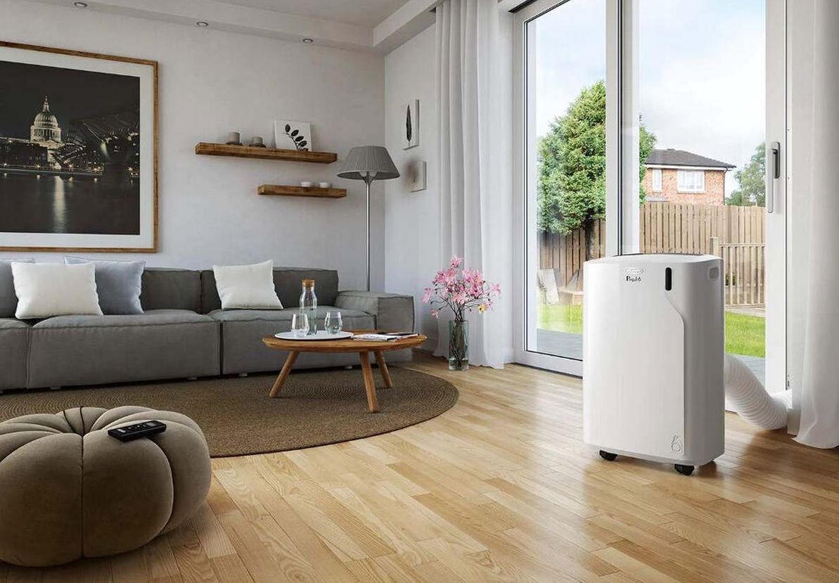 Gaisa kondicionieris DeLonghi PAC EM82, 2.4 kW
