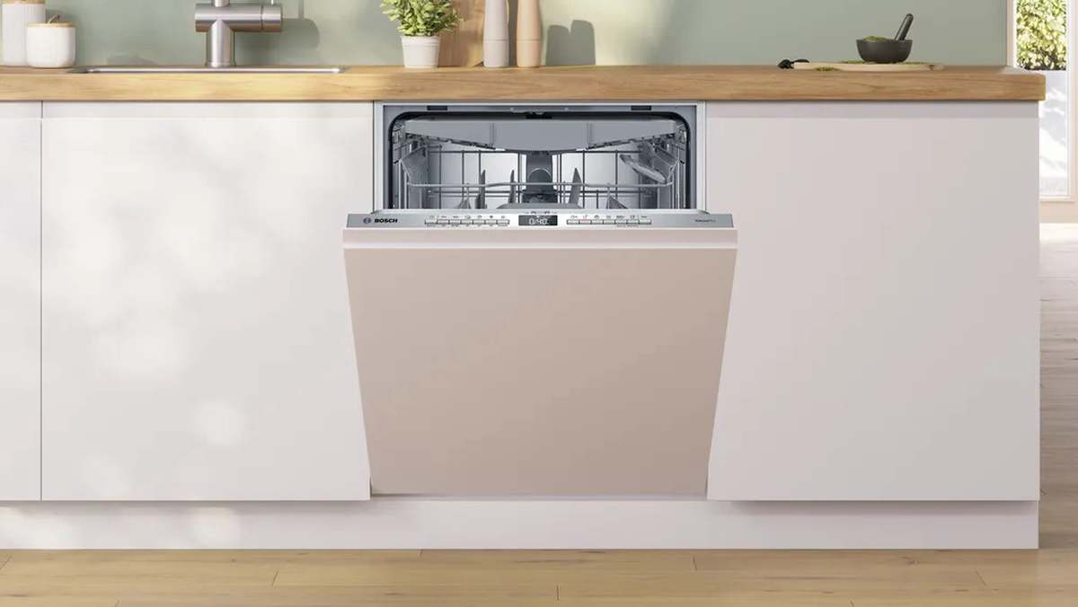 Built-in dishwasher Bosch SMV4EMX71S, white.