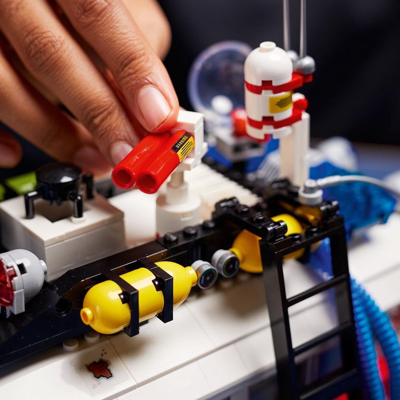Konstruktors LEGO ICONS Ghostbusters™ ECTO-1 10274, 2352 gab.