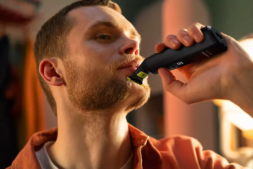 Бритва для бороды Philips OneBlade Pro QP6541/15, li-ion, черный