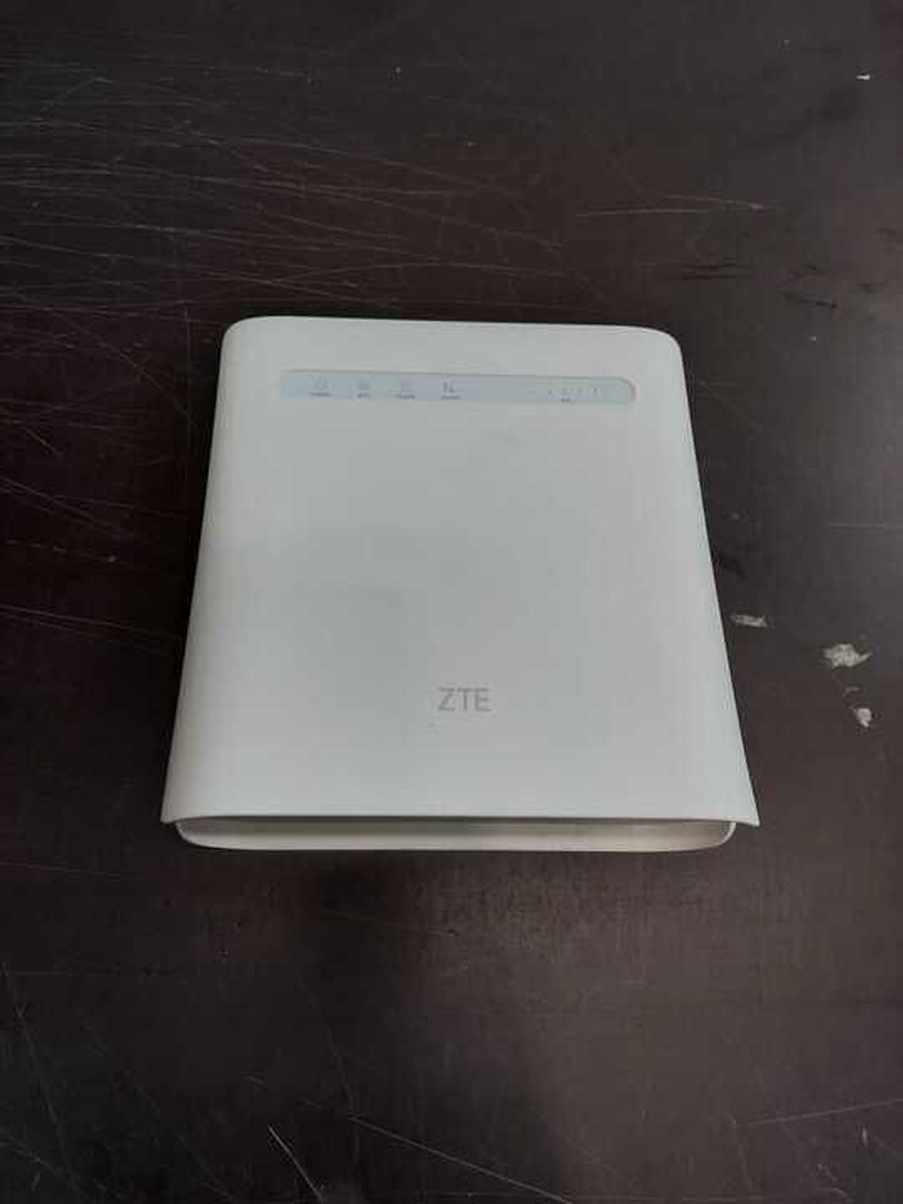 Ruuter ZTE MF286R, valge (defekti/puudusega kaup)