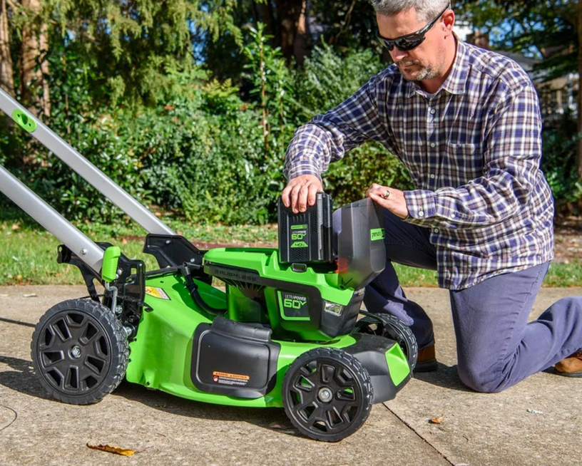 Akutoitel muruniiduk iseliikuv Greenworks GD60LM46SPK4, 46 cm