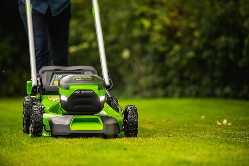 Akutoitel muruniiduk iseliikuv Greenworks GD60LM46SPK4, 46 cm