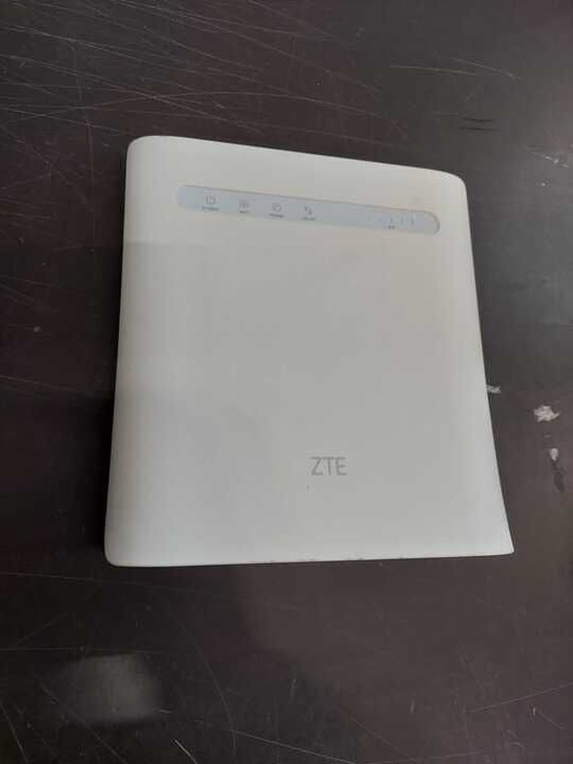 Ruuter ZTE MF286R, valge (defekti/puudusega kaup)