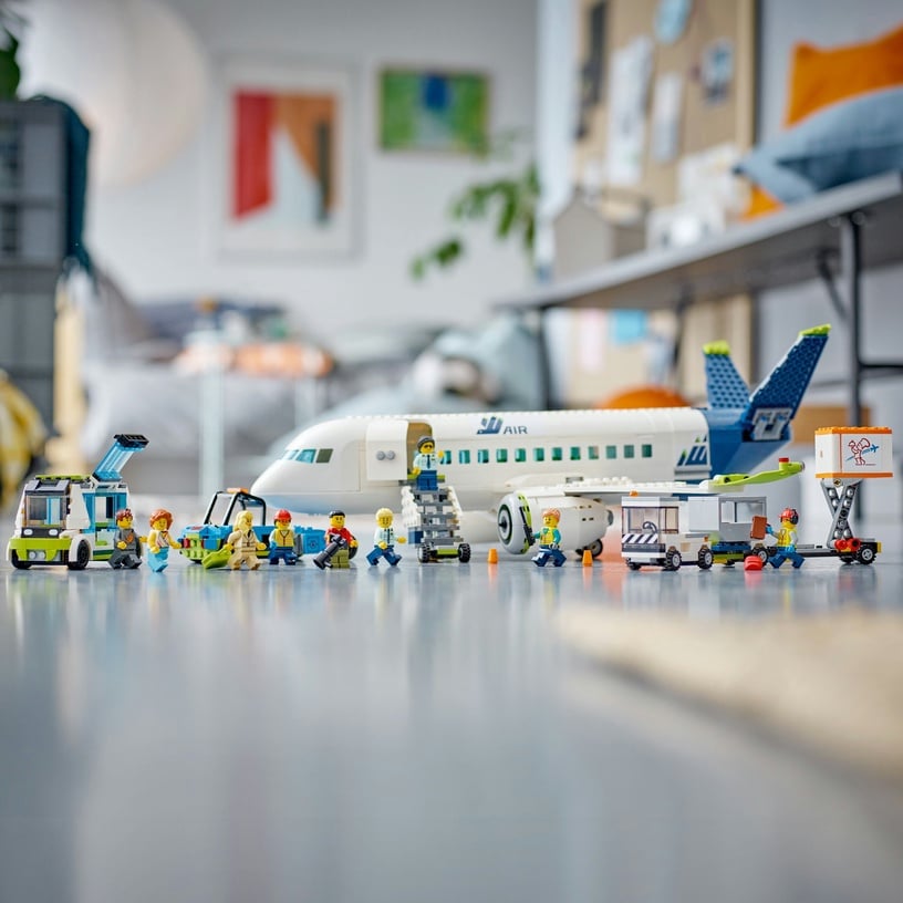 Konstruktor LEGO® City Reisilennuk 60367, 930 tk