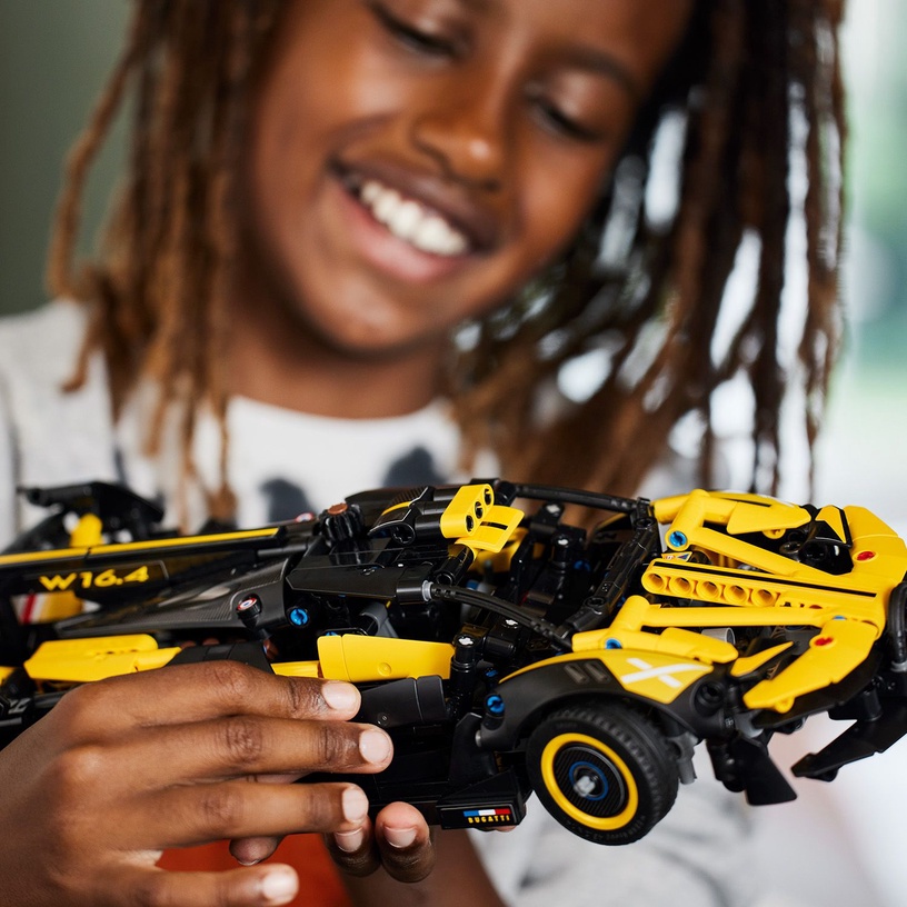 Konstruktor LEGO® Technic Bugatti Bolide 42151, 905 tk