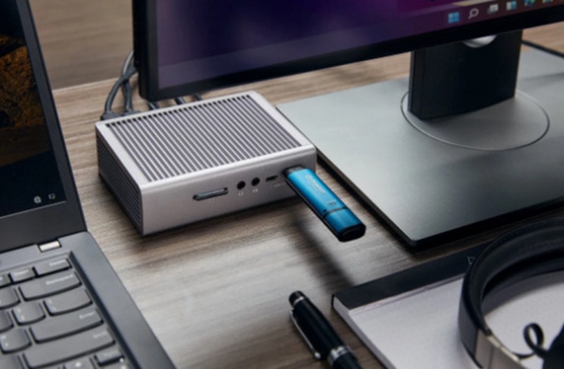 USB zibatmiņa Kingston IronKey Vault Privacy 50, zila, 128 GB