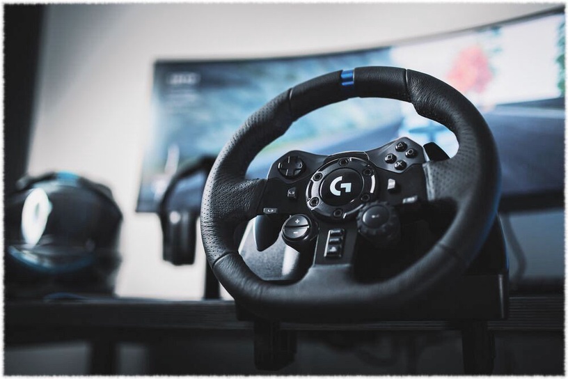 Игровой руль Logitech G923 PS4 / PC, черный