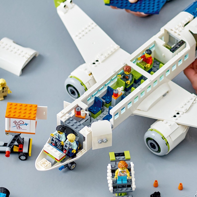 Konstruktor LEGO® City Reisilennuk 60367, 930 tk