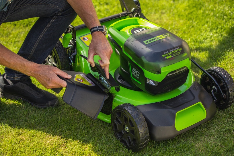 Akutoitel muruniiduk iseliikuv Greenworks GD60LM46SPK4, 46 cm