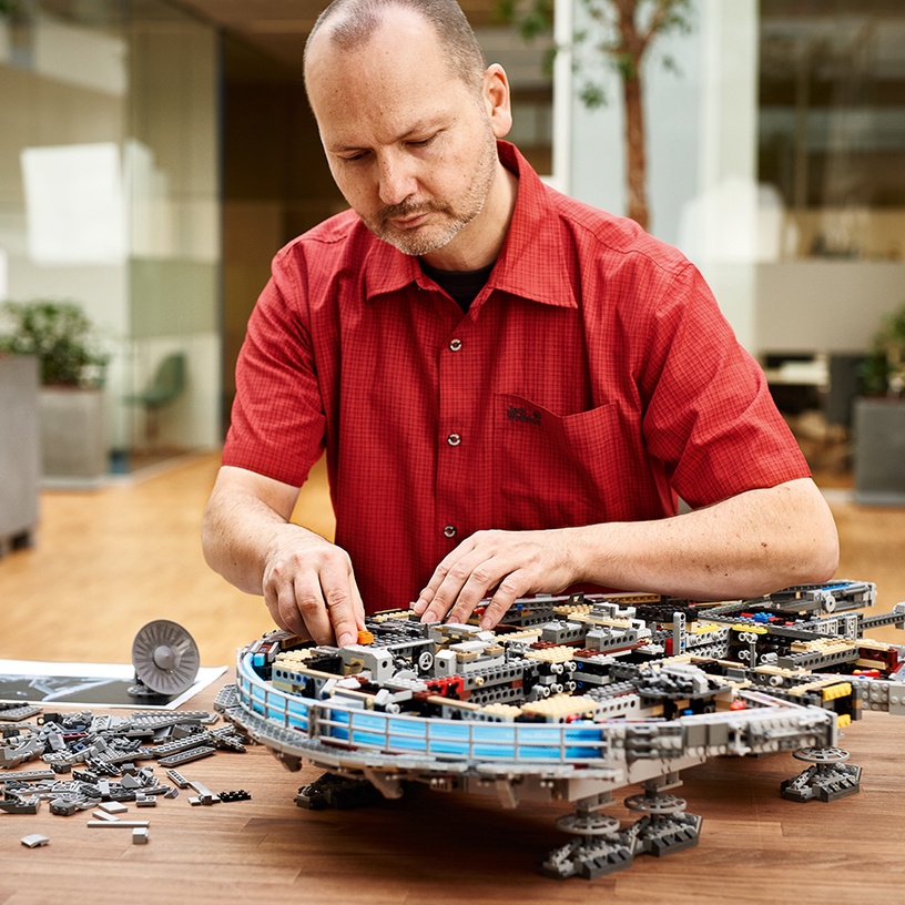 Конструктор LEGO Star Wars Сокол Тысячелетия 75192, 7541 шт.