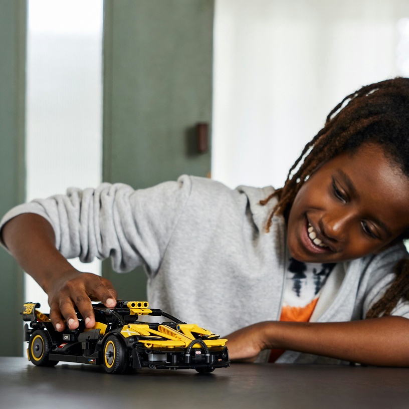 Konstruktor LEGO® Technic Bugatti Bolide 42151, 905 tk