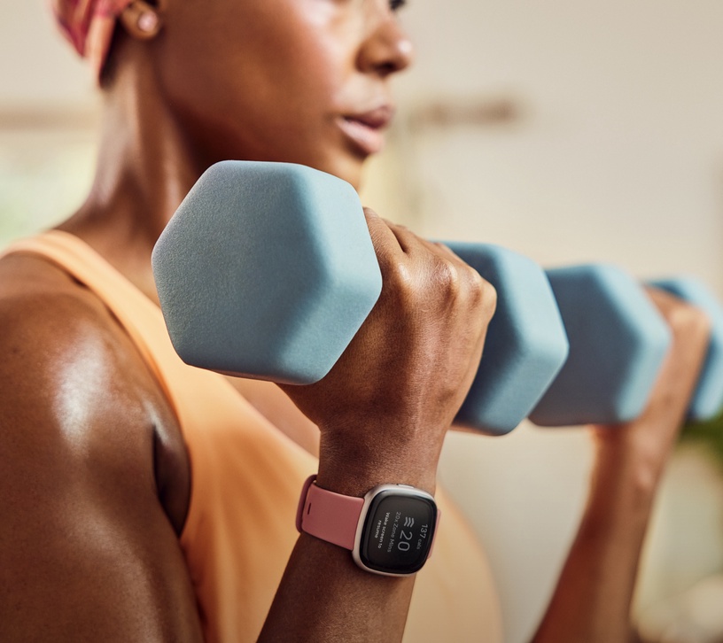 Nutikell Fitbit Versa 4 FB523RGRW, vask