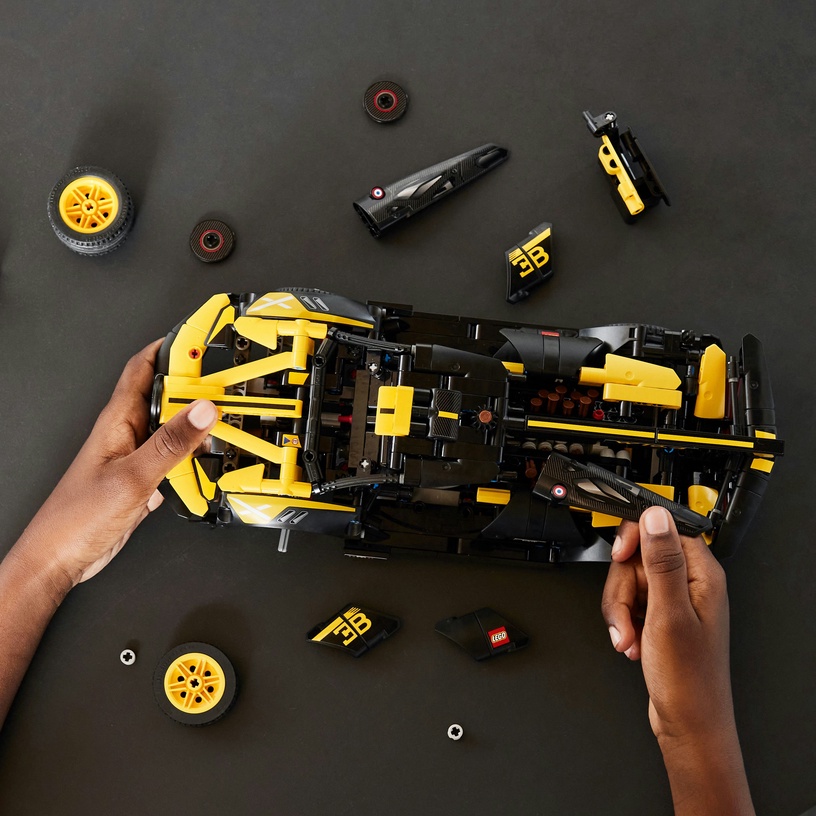 Konstruktor LEGO® Technic Bugatti Bolide 42151, 905 tk