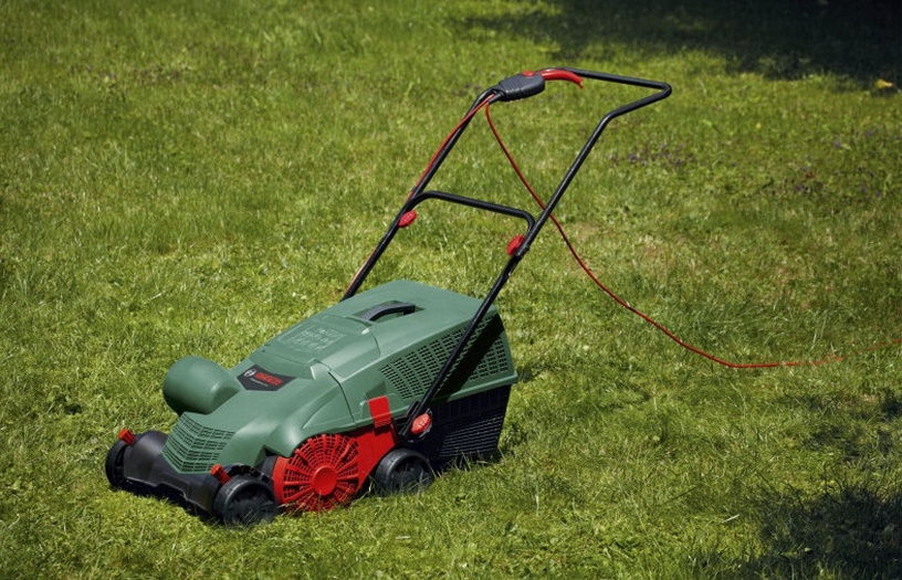 Скарификатор Bosch UniversalRake 900, 900 Вт