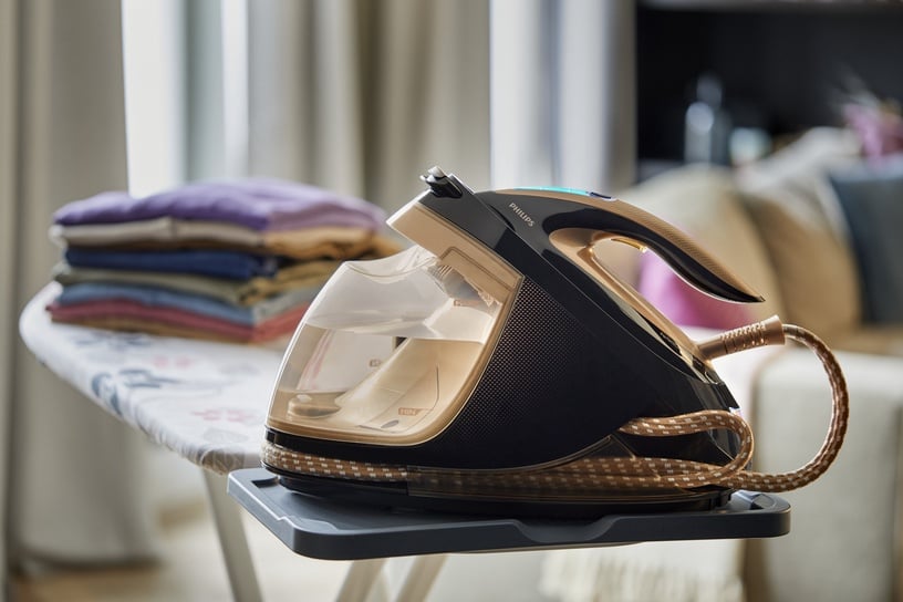 Triikimissüsteem Philips PerfectCare Elite Plus GC9682/80, kuldne/must