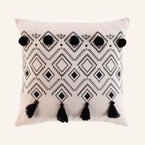 Dekoratyvinė pagalvėlė Douceur Nalika, juoda/kreminė, 40 cm x 40 cm