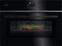 Įmontuojama orkaitė AEG 6000 serija „CombiQuick“ TK6NK40PB