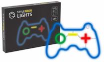 Dekoracija Manta Style Neon Lights Gamepad su LED apšvietimu, 17 cm, mėlyna sp./raudona sp./geltona sp.